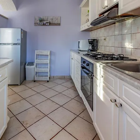 3 Bedroom Pet Friendly In Pula