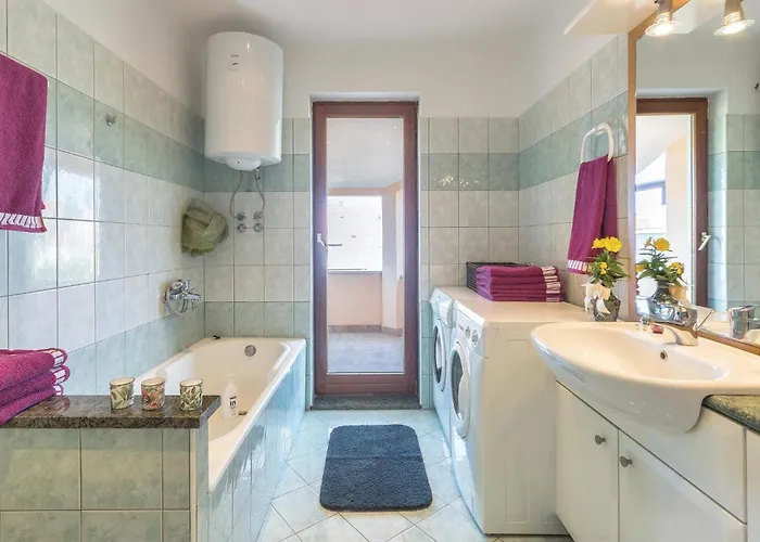 3 Bedroom In 아파트 풀라