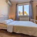 3 Bedroom In Пула