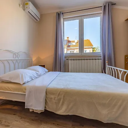 3 Bedroom Pet Friendly In פולה