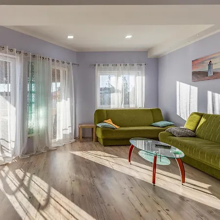 דירה 3 Bedroom Pet Friendly In