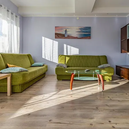3 Bedroom Beautiful In Apartament *
