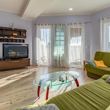 3 Bedroom Beautiful In *
